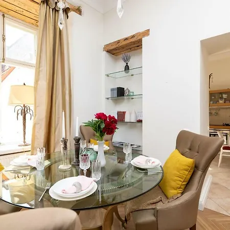 Appartamento Luxury Apartment-historical Michel Sittow's House *