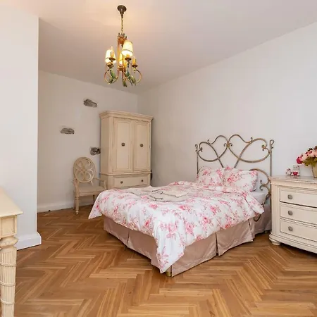 Luxury Apartment-historical Michel Sittow's House * Reval
