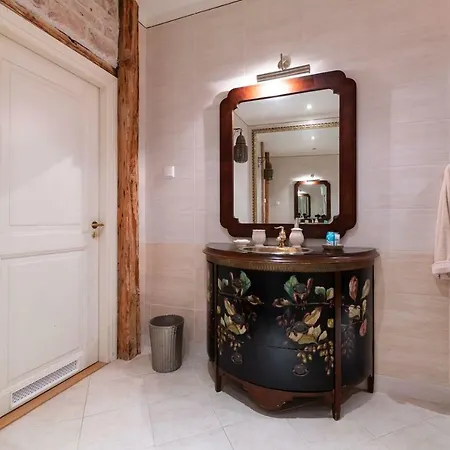 Luxury Apartment-historical Michel Sittow's House * Reval