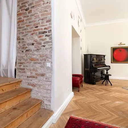 Apartment Luxury Apartment-historical Michel Sittow's House